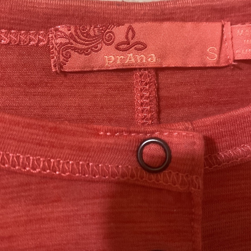Button Top - Picture 3 of 3